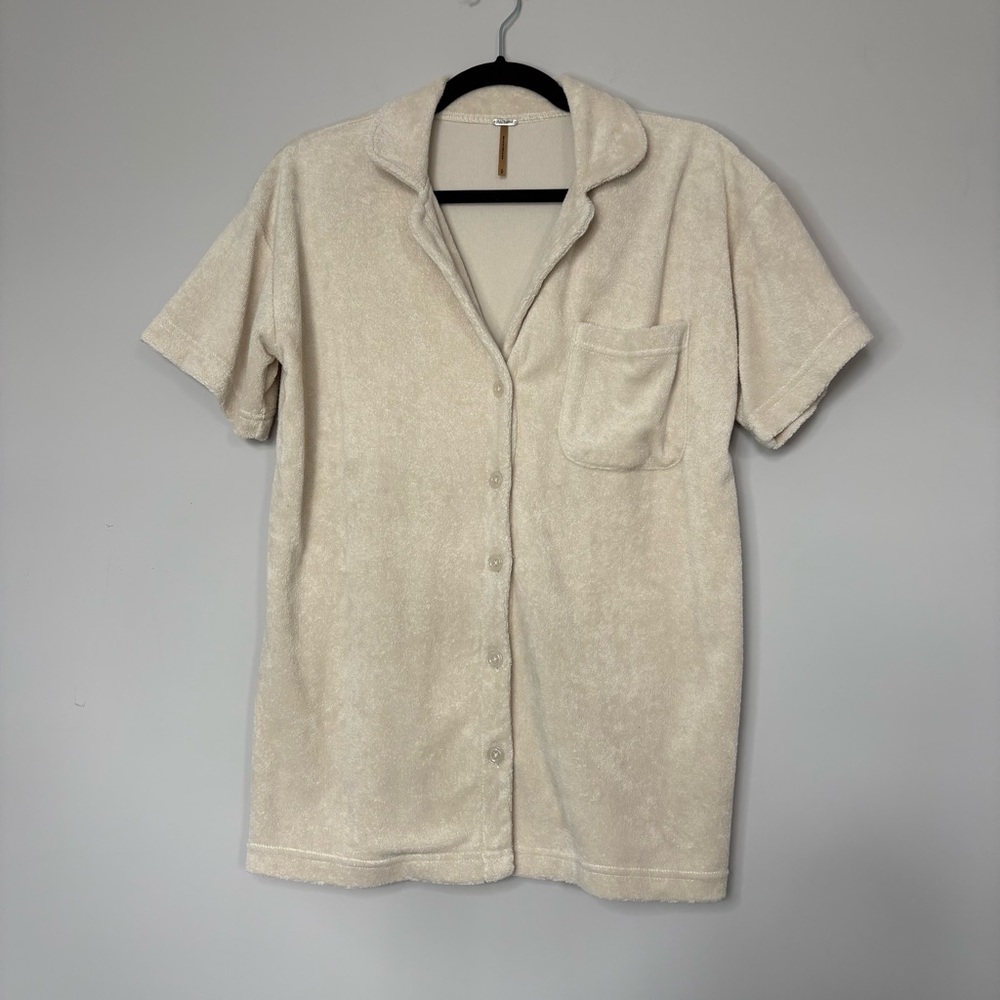 Harlow Beige Button Down Terry Short Sleeve Shirt Size S Gender Free Comfortable